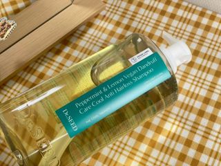 닥터시드 페퍼민트 앤 레몬 비건 비듬케어 쿨 탈모 샴푸 (1000ml) — 5점을 준 리뷰어가 2024년 1월 올린 사용 사진