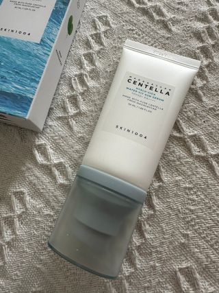 [스킨1004] 마다가스카르 센텔라 히알루-시카 워터핏 선세럼 50ml — 5점을 준 리뷰어가 2024년 5월 올린 사용 사진
