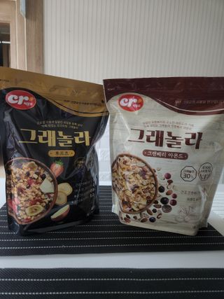 씨알푸드 씨알로 그래놀라 2종 후르츠+크랜베리 아몬드 — 5점을 준 리뷰어가 2022년 7월 올린 사용 사진