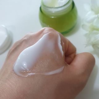 [후르디아] 민감피부 수분크림 비건 아보카도 크림 — 5점을 준 리뷰어가 2022년 11월 올린 사용 사진
