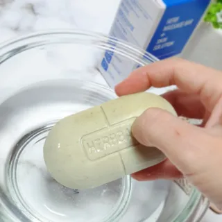제이제이바이오 허브마사지바 올인원 알약비누 — 5점을 준 리뷰어가 2021년 11월 올린 사용 사진