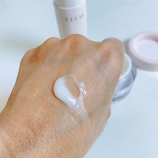 프리마인 바르기만 하면 철벽 스킨케어+24시간 마스크팩 효과. 셀라브 리제너레이팅 시스템 부스터+크림 세트 — 5점을 준 리뷰어가 2023년 6월 올린 사용 사진