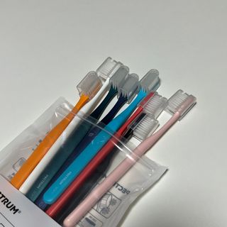 펙트럼 안티박 프리미엄 칫솔 8개입 — 4.5점을 준 리뷰어가 2023년 12월 올린 사용 사진