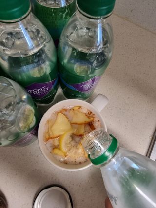 몽베스트 Montbest with Sparkling water Plain 20병 — 5점을 준 리뷰어가 2021년 11월 올린 사용 사진