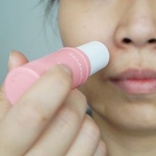 스킨큐어 산다화 카멜리아 안티 링클 멀티밤 — 5점을 준 리뷰어가 2022년 1월 올린 사용 사진