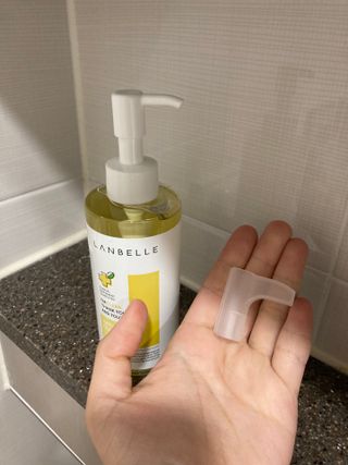 랑벨 내츄럴 딥 클렌징 오일 200ml (저자극 약산성 천연 클렌징) — 5점을 준 리뷰어가 2022년 5월 올린 사용 사진
