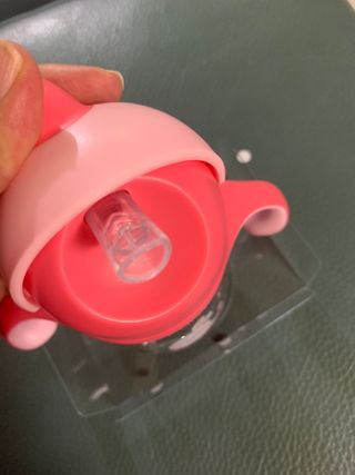 유비맘 트라이탄 코니빨대컵_컬러 랜덤 발송 — 5점을 준 리뷰어가 2020년 12월 올린 사용 사진