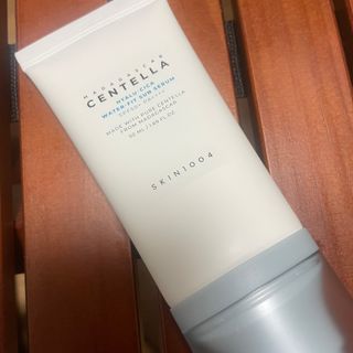 [스킨1004] 마다가스카르 센텔라 히알루-시카 워터핏 선세럼 50ml — 5점을 준 리뷰어가 2024년 5월 올린 사용 사진