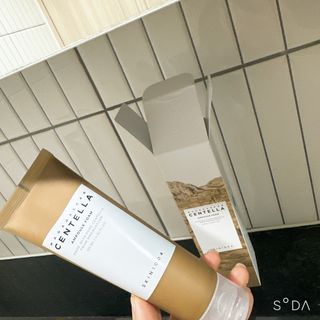 스킨1004 [SKIN1004] 마다가스카르 센텔라 앰플 폼 125ml — 4점을 준 리뷰어가 2024년 8월 올린 사용 사진