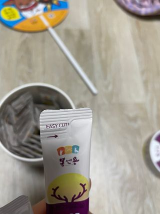 [몸엔용] 전국 이마트 런칭 신상, 아침을 깨우는 녹용 아침녹용 10g x 28포 — 4점을 준 리뷰어가 2021년 7월 올린 사용 사진