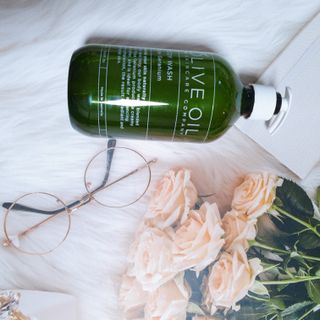 올리브 오일 스킨케어 컴퍼니 [OOSC] 향기로운 보습 로즈 제라늄 바디워시 500ml — 5점을 준 리뷰어가 2021년 5월 올린 사용 사진