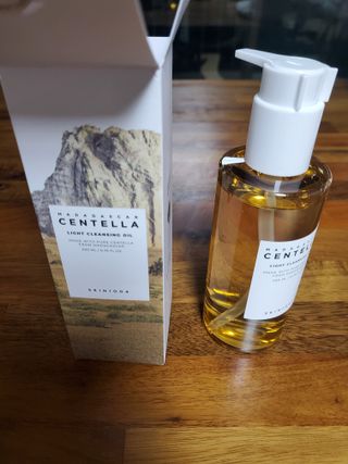 스킨1004 [SKIN1004] 마다가스카르 센텔라 라이트 클렌징 오일 200ml — 5점을 준 리뷰어가 2024년 7월 올린 사용 사진