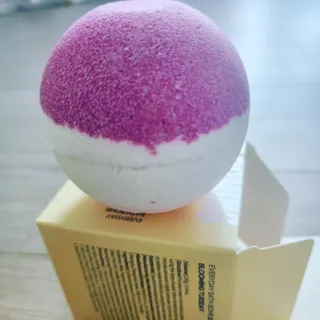 소담스퀘어 상암 Evreryday Bath Bomb Day7(에브리데이 배쓰밤 데이7) / 7종 중 2종 랜덤발송 — 5점을 준 리뷰어가 2022년 11월 올린 사용 사진