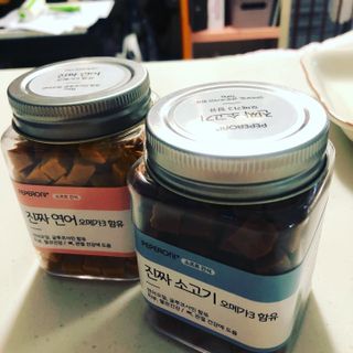 페페로니 진짜 오메가3 연어+소고기 180g+180g — 5점을 준 리뷰어가 2021년 7월 올린 사용 사진
