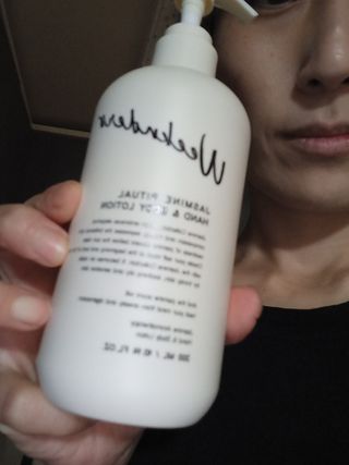 [위켄더스] 끈적임 없이 수분감을 채워주는 핸드& 바디로션 1종 랜덤발송 — 5점을 준 리뷰어가 2022년 5월 올린 사용 사진