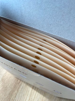 애니가드 셋업마스크 4컬러 각 10매입 [크리미베이지, 캐시미어로즈, 초콜렛브라운, 미드나잇네이비] — 4점을 준 리뷰어가 2022년 2월 올린 사용 사진