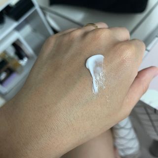 산수시 아쿠아 베네핏 24h 수부지 물광 속건조 수분크림 50ml — 5점을 준 리뷰어가 2021년 6월 올린 사용 사진