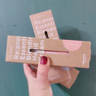 [후르디아] 끈적임 없는 착한성분 비건  핸드크림 3종 — 4.5점을 준 리뷰어가 2021년 11월 올린 사용 사진
