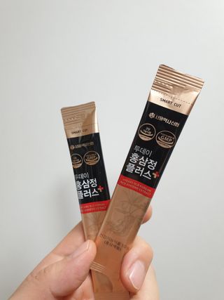 서울약사신협_투데이홍삼정플러스스틱_10g x 30포 — 4점을 준 리뷰어가 2021년 6월 올린 사용 사진