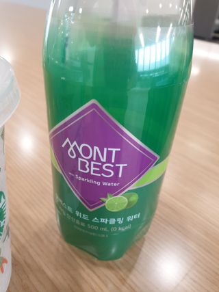 몽베스트 Montbest with Sparkling water Lime20병 — 5점을 준 리뷰어가 2021년 10월 올린 사용 사진