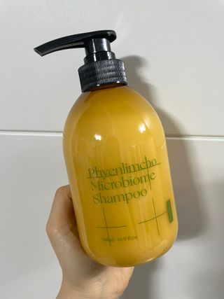 방방곳곳 편림초 마이크로바이옴 샴푸 — 2.5점을 준 리뷰어가 2022년 3월 올린 사용 사진