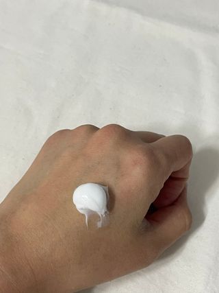 버텍스넘버원 버텍스 넘버원 햄프씨드오일 핸드밤, 바디크림 — 5점을 준 리뷰어가 2022년 3월 올린 사용 사진