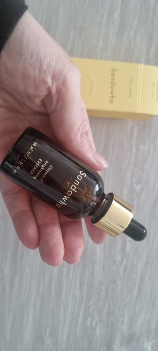 스킨큐어 산다화 비타민c 화이트닝 에센스 30ml — 4점을 준 리뷰어가 2024년 1월 올린 사용 사진