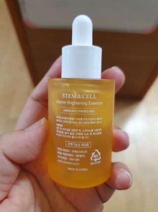 체르엠 스템앤셀 비타민 브라이트닝 에센스 30ml 1개 — 4점을 준 리뷰어가 2021년 10월 올린 사용 사진