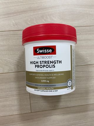 Swisse 스위스 고함량 프로폴리스 2,000mg 210정 — 5점을 준 리뷰어가 2021년 11월 올린 사용 사진