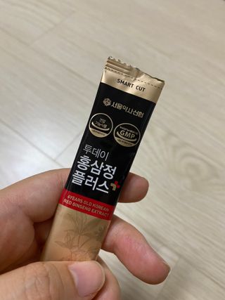 서울약사신협_투데이홍삼정플러스스틱_10g x 60포 — 5점을 준 리뷰어가 2021년 7월 올린 사용 사진
