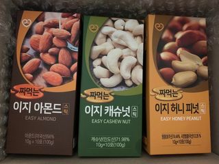 짜먹는 이지견과 짜먹는 이지아몬드, 짜먹는 이지허니피넛, 짜먹는 이지캐슈넛 각 10g X  10포 — 5점을 준 리뷰어가 2021년 1월 올린 사용 사진