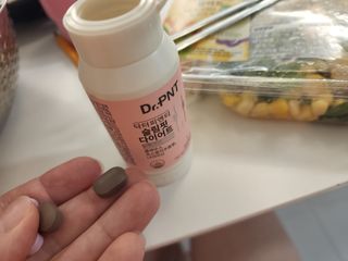 닥터피엔티 [Dr.PNT] 하루 2알로 건강한 다이어트! 한겨울에도 체지방만 쏙~ 슬림핏 다이어트 — 5점을 준 리뷰어가 2022년 8월 올린 사용 사진