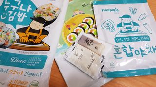 해풀잎 누구나 김밥*1ea [(혼합야채 35g *1ea,  김밥김 (5g, 5ea),  양념간장 (6g, 5ea), 참기름(5g, 2ea)] — 4점을 준 리뷰어가 2022년 8월 올린 사용 사진