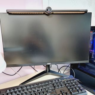 TOMO GRAPHY 나 있을땐 환한 조명 나 없을땐 확실한 살균 ★ DESK LIGHT & STERILIZER [ON] ★ — 5점을 준 리뷰어가 2021년 12월 올린 사용 사진