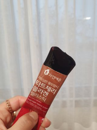 자연에온 가득담은 몽모랑시 타트체리 콜라겐 젤리스틱 — 5점을 준 리뷰어가 2021년 1월 올린 사용 사진