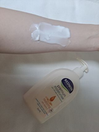 H365 Redwin Premium Moisturiser 레드윈 프리미엄 모이스춰라이저 500ml — 5점을 준 리뷰어가 2021년 4월 올린 사용 사진
