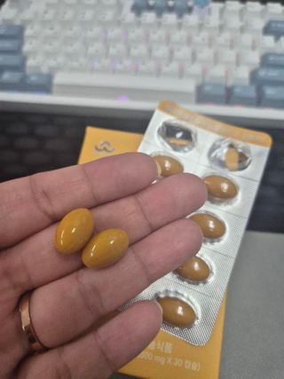 아이비웰니스 [카톡]롱비다 커큐민 강황 400mg 함유 아이비 옐로우 초임계 알티지 오메가3 KD 파마 (30캡슐) — 5점을 준 리뷰어가 2025년 5월 올린 사용 사진