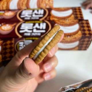 롯데제과 롯샌 카페크런치 — 5점을 준 리뷰어가 2021년 10월 올린 사용 사진