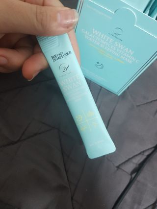 오투에니원 화이트 스완 갈락토미세스 비타민 C 워터 슬리핑 마스크 — 5점을 준 리뷰어가 2022년 12월 올린 사용 사진