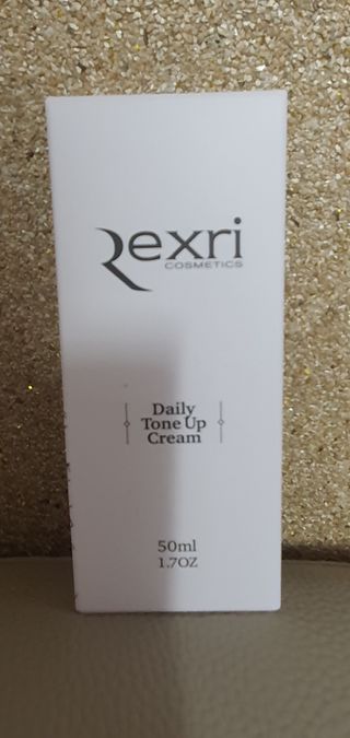 렉스리 데일리 톤업 크림 Rexri Daily Tone Up Cream — 5점을 준 리뷰어가 2022년 10월 올린 사용 사진
