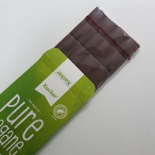 당류2g 자일리톨로 단맛을낸 슈카 퓨어비건 무설탕초콜릿 Xucker vegan 2개입 — 5점을 준 리뷰어가 2021년 4월 올린 사용 사진