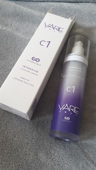 바르셀 수분로션 수분크림 보습 탄력 주름개선 인텐시브 리포좀 크림 C1 50ml — 3.5점을 준 리뷰어가 2021년 11월 올린 사용 사진