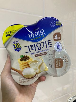 매일바이오 그릭요거트 오리지널 플레인 4개, 로스터리 커피믹스 4개 — 5점을 준 리뷰어가 2021년 12월 올린 사용 사진
