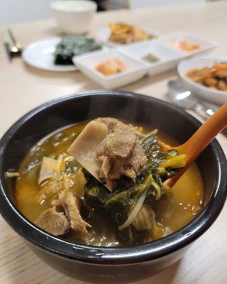 요리반상회 용문해장국 2팩 + 뚝배기 1개 — 5점을 준 리뷰어가 2021년 3월 올린 사용 사진