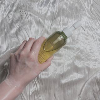 스킨큐어 산다화 순한 클렌징 동백 오일 200ml — 5점을 준 리뷰어가 2023년 5월 올린 사용 사진