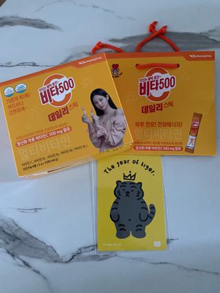 광동제약 [광동] 비타500데일리스틱 70포X2개 + 뚱랑이엽서 + 쇼핑백 증정 — 5점을 준 리뷰어가 2022년 1월 올린 사용 사진