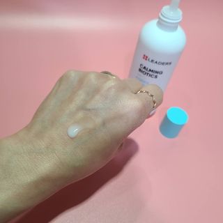 리더스코스메틱 리더스 카밍 바이오틱스 에센스 워터 — 5점을 준 리뷰어가 2021년 5월 올린 사용 사진