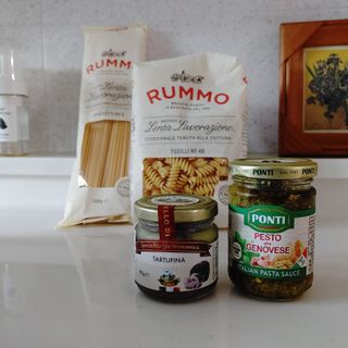이탈리안 프리미엄 파스타 룸모 Rummo 파스타 2종 + 바질 페스토 + 블랙 트러플 페이스트 — 4.5점을 준 리뷰어가 2021년 7월 올린 사용 사진