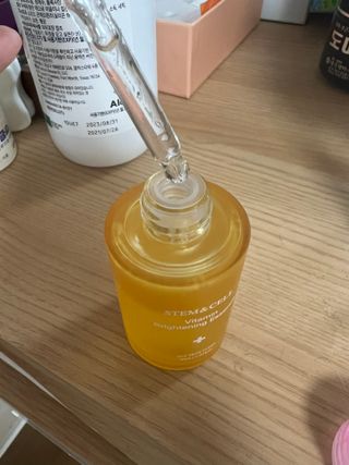 체르엠 스템앤셀 비타민 브라이트닝 에센스 30ml 1개 — 5점을 준 리뷰어가 2022년 3월 올린 사용 사진