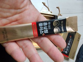 서울약사신협_투데이홍삼정플러스스틱_10g x 30포 — 5점을 준 리뷰어가 2021년 2월 올린 사용 사진